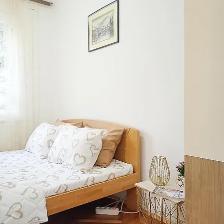 Lan Apartment *