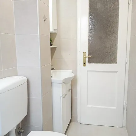 Lan Apartment *