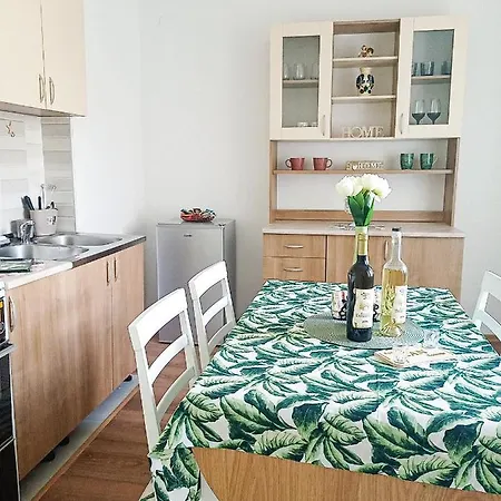 Lan Apartman
